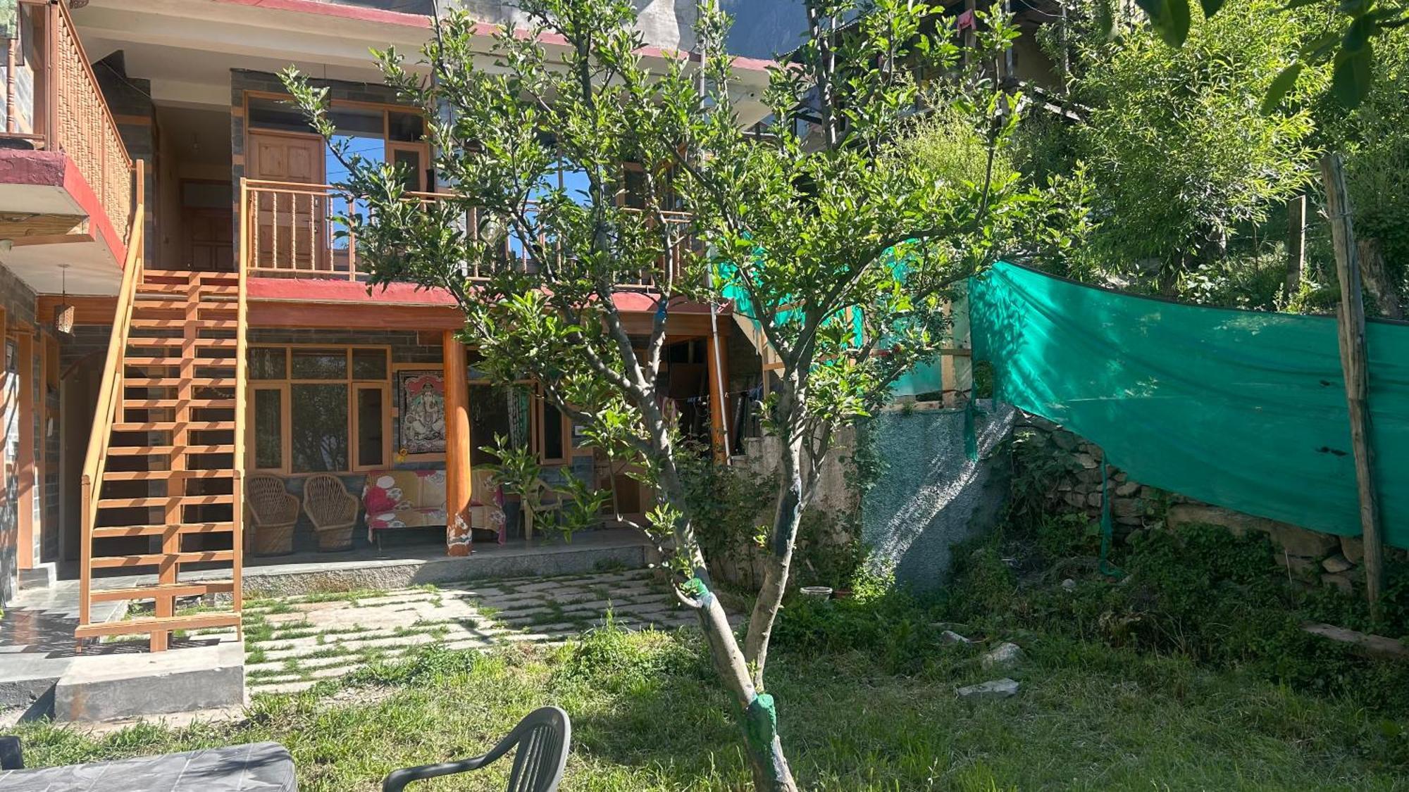 Sunface Homestay Manāli Exterior foto
